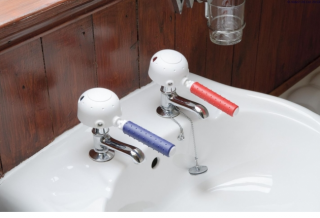 Deluxe Tap Turners